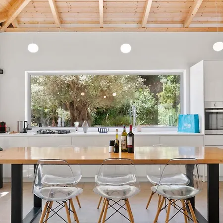 Trianda A True Gem Just 27 Steps From The Beach! Villa Sivota (Lefkada)