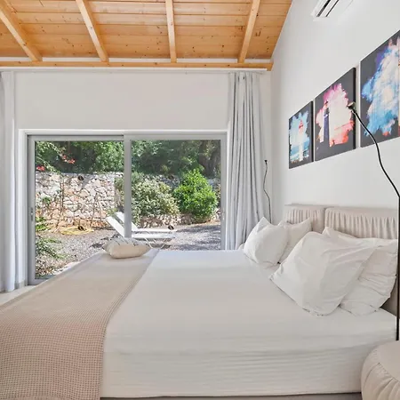 Villa Trianda A True Gem Just 27 Steps From The Beach! Sivota (Lefkada)