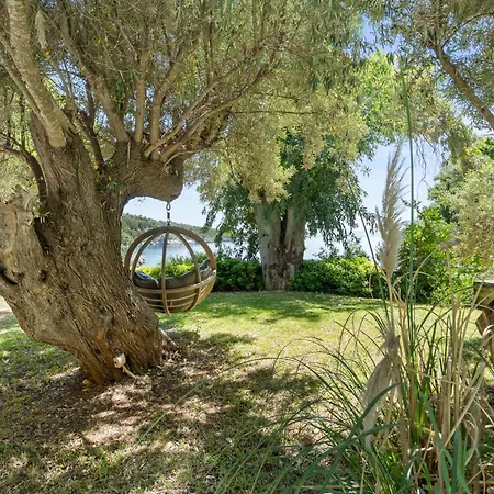 Trianda A True Gem Just 27 Steps From The Beach! Сивота