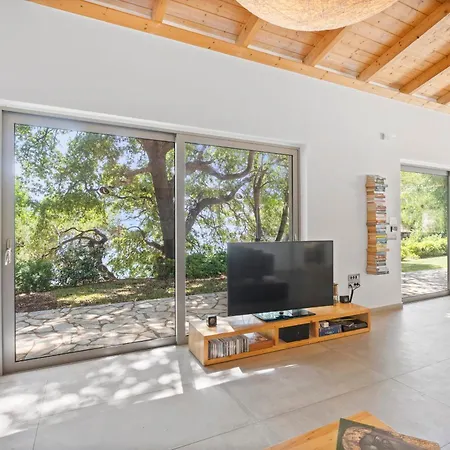 Trianda A True Gem Just 27 Steps From The Beach! Вилла